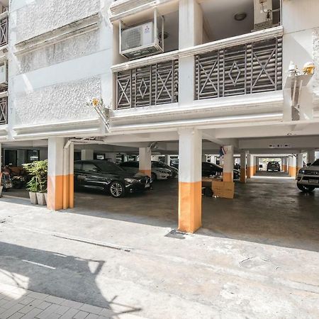 Oyo 110 Old Town Hotel Bangkok Exteriör bild