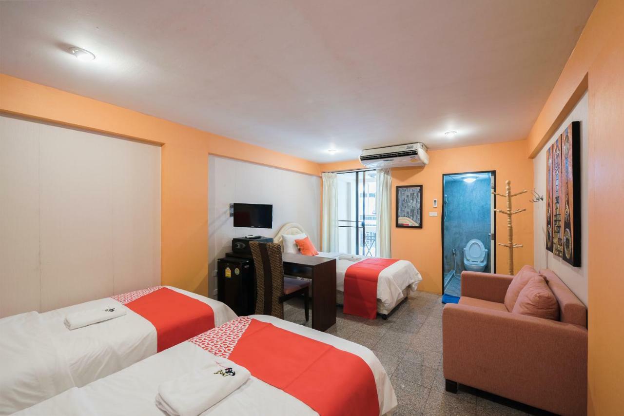 Oyo 110 Old Town Hotel Bangkok Exteriör bild